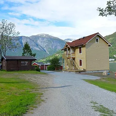 מלון Nesset Fjordcamping *