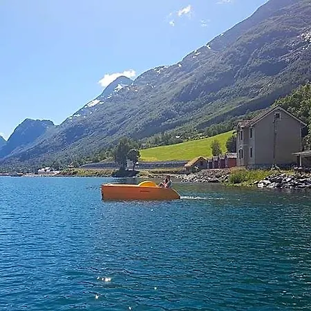 מלון Nesset Fjordcamping *