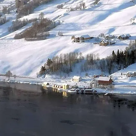 Hotell Nesset Fjordcamping *