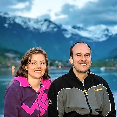 Nesset Fjordcamping * היילה