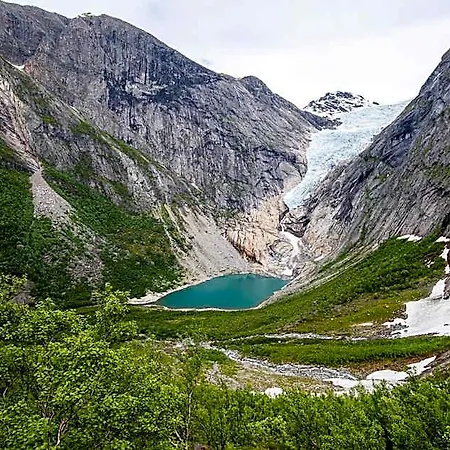 Nesset Fjordcamping Hotell Hjelle