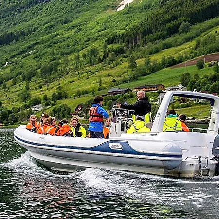 Nesset Fjordcamping * היילה